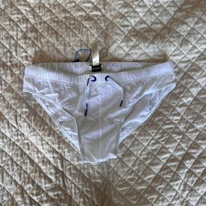 DIESEL WHITE SWIM BRIEFS W TAGS size XL